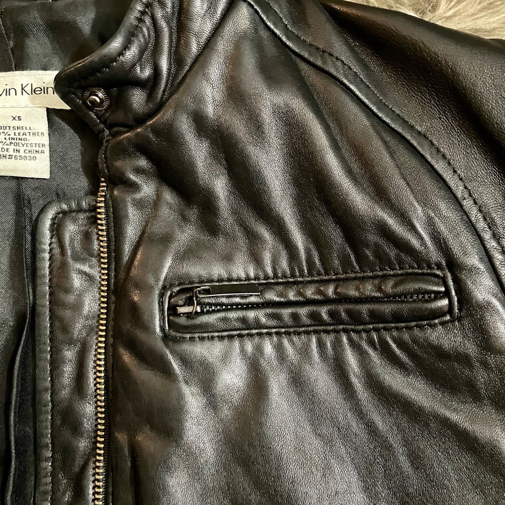 Vintage Calvin Klein genuine leather coat - Picture 9 of 10